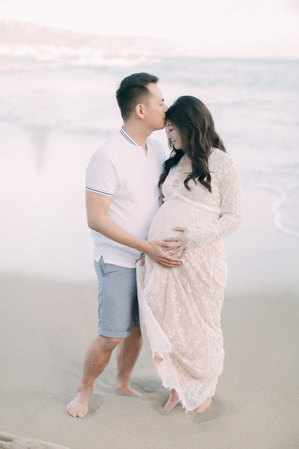 romantic laguna beach maternity photos
