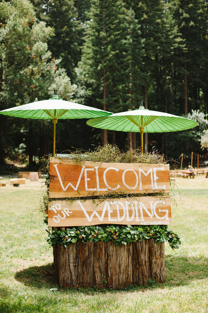 Rustic wedding decor