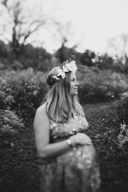 black and white vintage style maternity photos