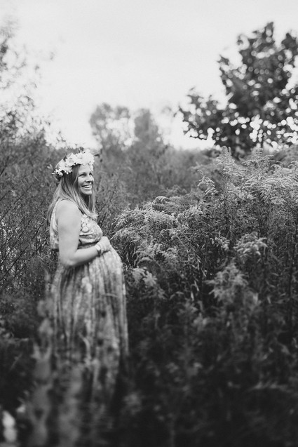 black and white vintage style maternity photos