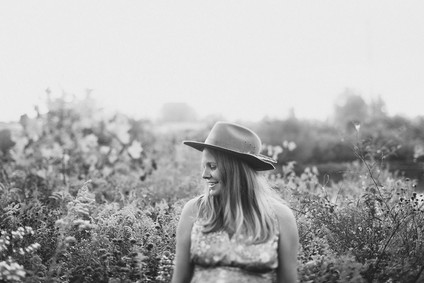 black and white vintage style maternity photos