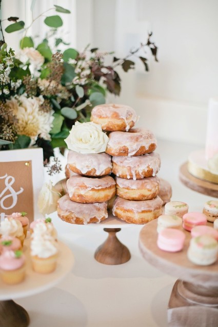 Donut cake