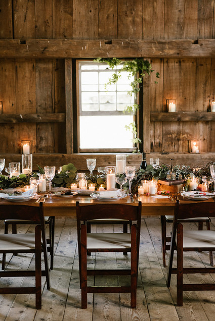 Fall barn wedding decor