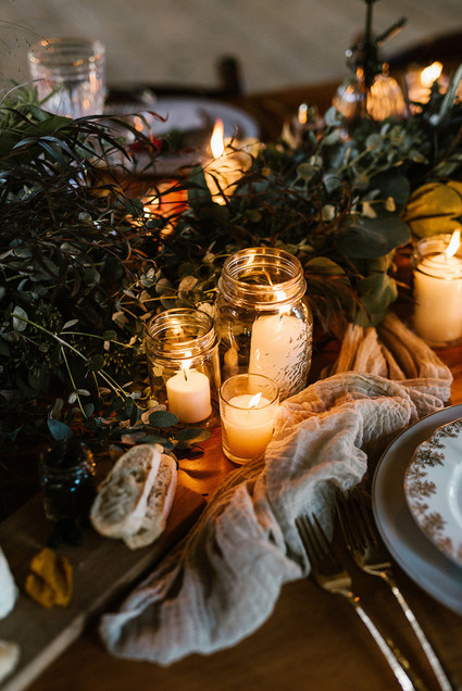 Fall barn wedding decor