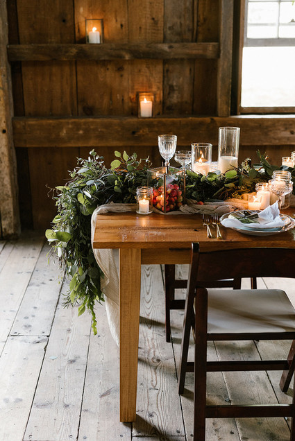 Fall barn wedding decor