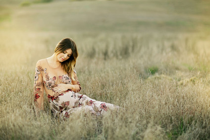 fashionable sexy maternity photos