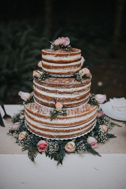 Semi naked cake