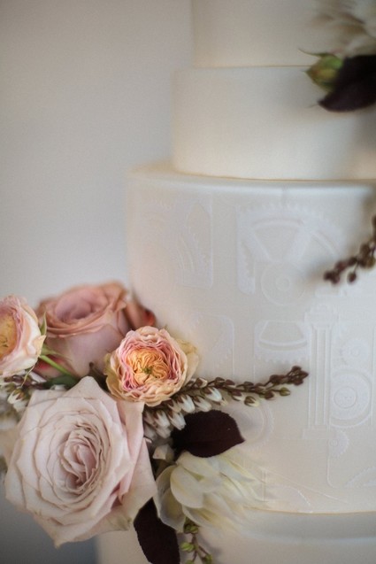 Modern wedding cake
