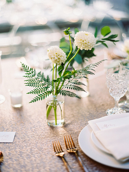 White and gold wedding decor