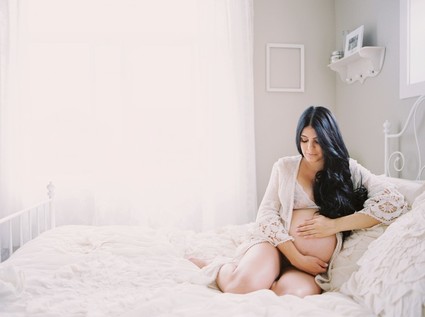 Intimate white maternity photos