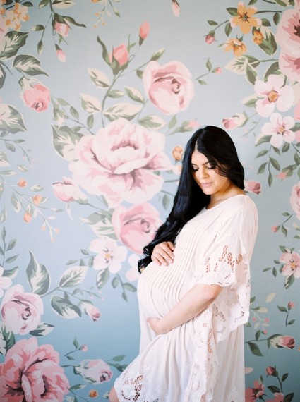Intimate floral maternity photos