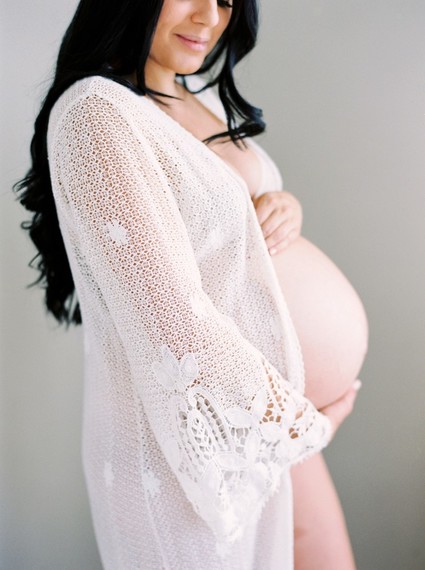Intimate white maternity photos
