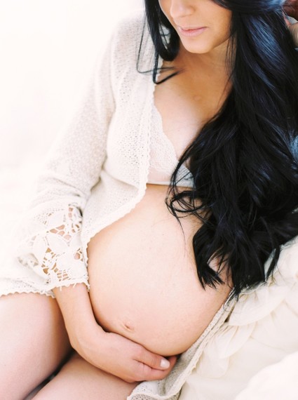 Intimate white maternity photos