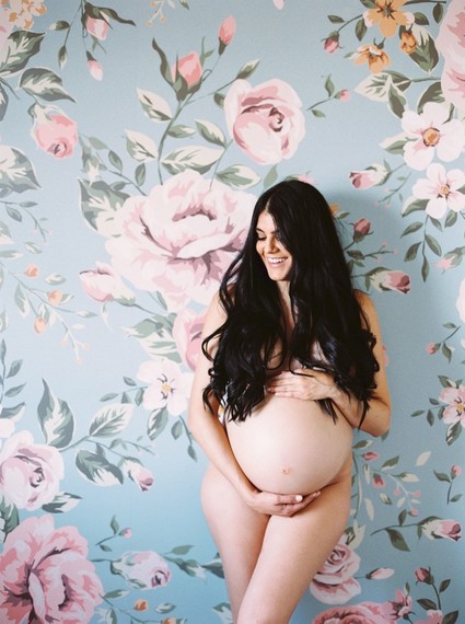 Intimate floral maternity photos