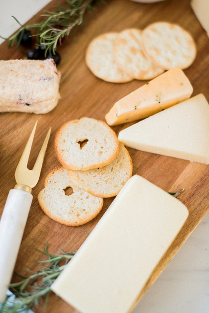 neutral christmas decor