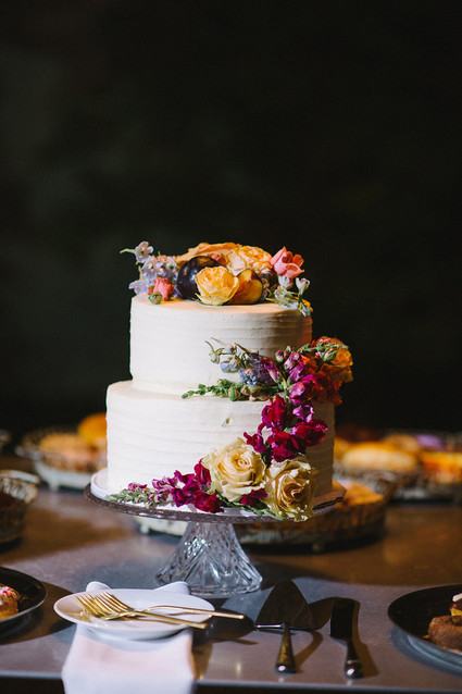 Floral wedding cake