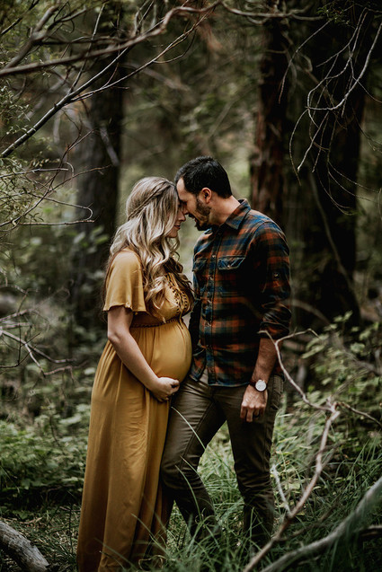 Moody bohemian maternity photos