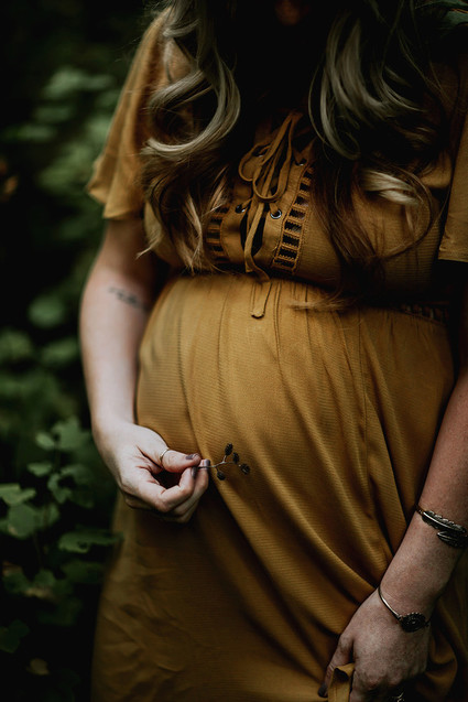 Moody bohemian maternity photos