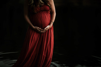 Moody bohemian maternity photos