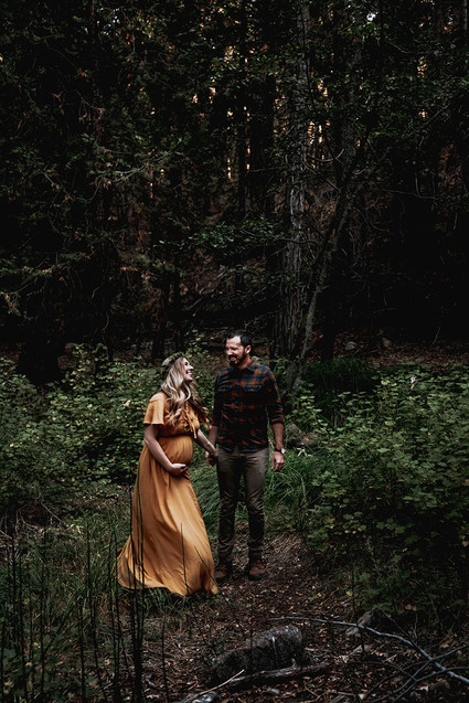 Moody bohemian maternity photos