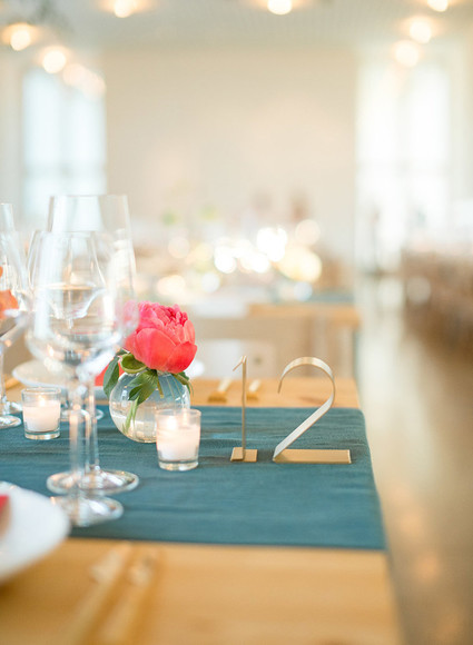 Gold table number