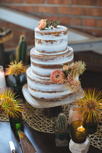 Semi naked cake