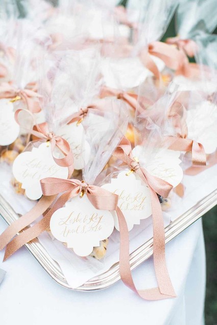 Romantic wedding favors