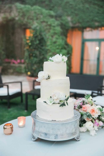 Romantic wedding cake