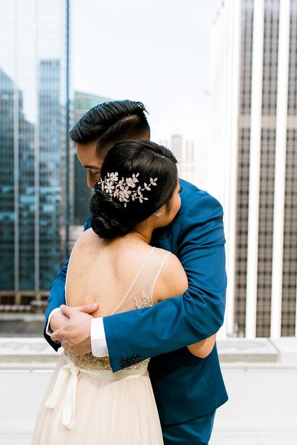 Romantic bridal hairpiece