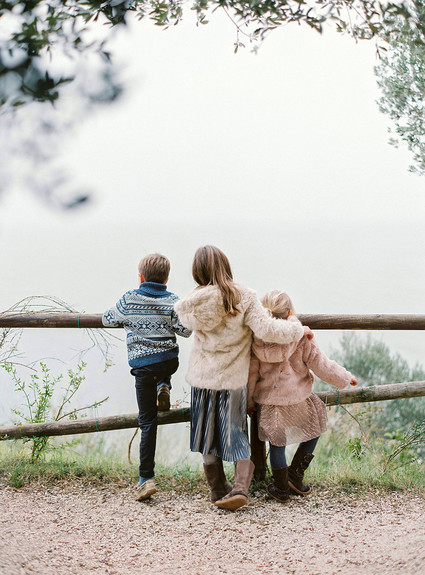 Winter family photos in Italy