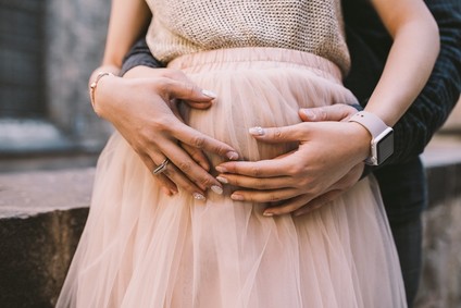 Family maternity photos in Barcelona