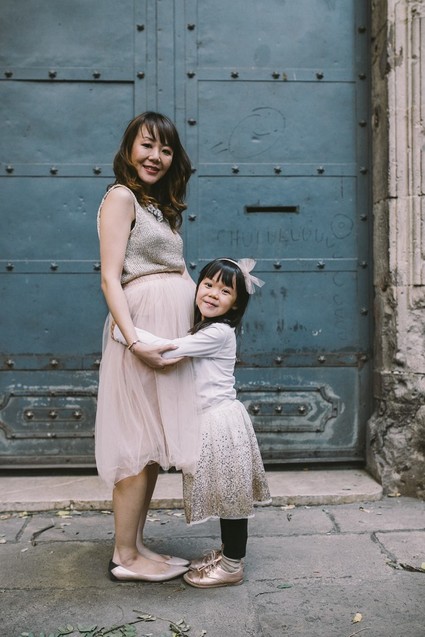 Family maternity photos in Barcelona
