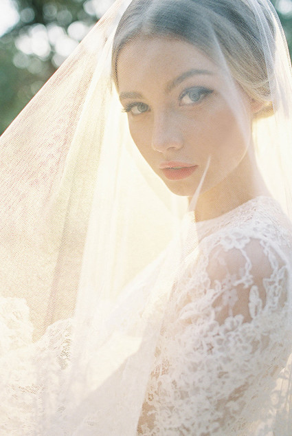 Tomomi Okubo wedding gown