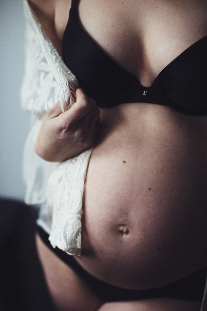 Moody boudoir maternity photos
