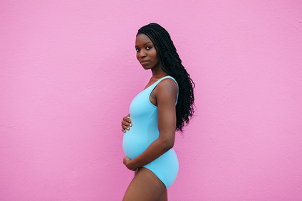 Bright fun maternity photos