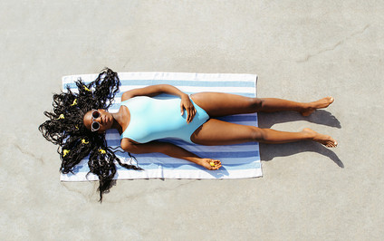 Bright fun maternity photos