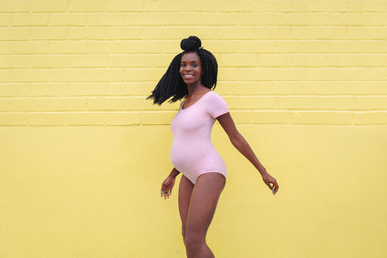 Bright fun maternity photos