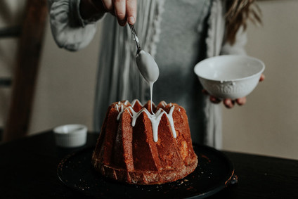 At home anniversary photo shoot