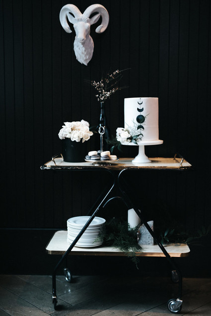 Lunar inspired wedding cake