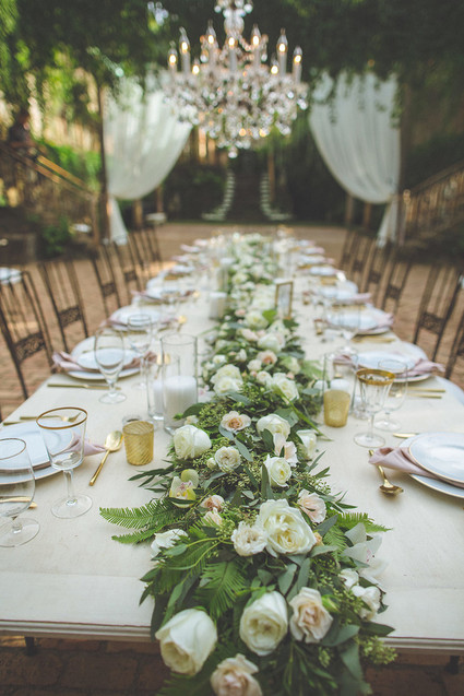 Floral table garland