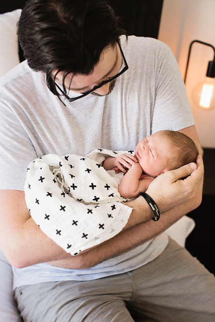 lifestyle newborn photos