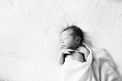 lifestyle newborn photos