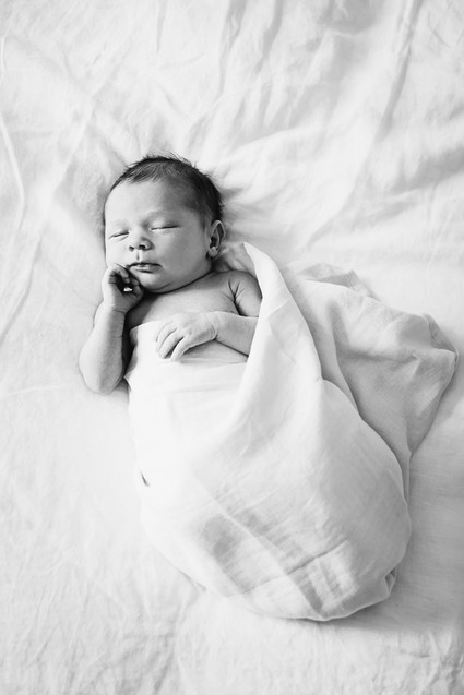 lifestyle newborn photos