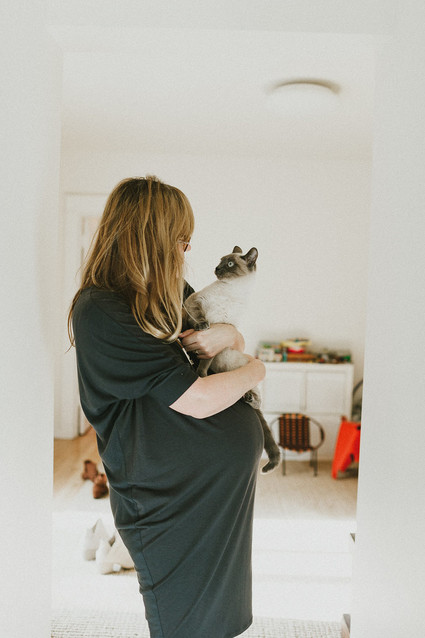 Simple natural light maternity photos