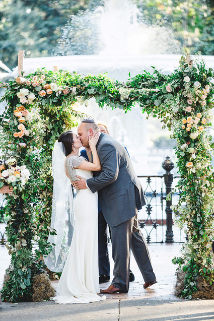 Romantic Savannah wedding ceremony