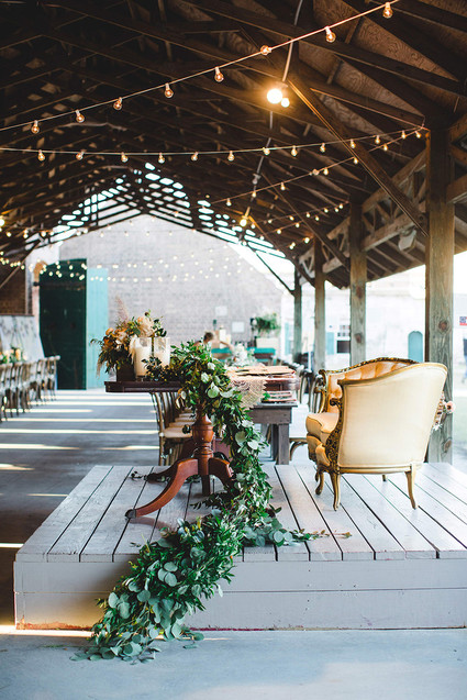 Floral table garland