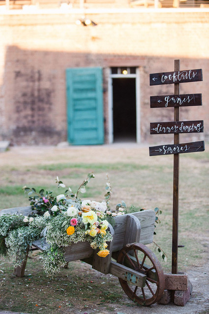 Rustic wedding decor
