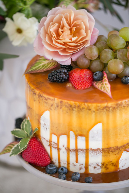 caramel drip cake