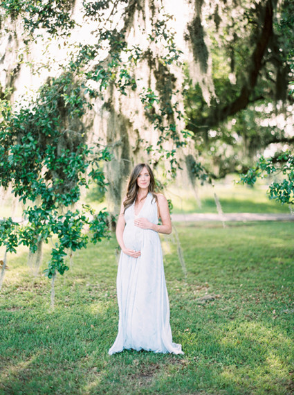 Mossy Oaks romantic maternity photos