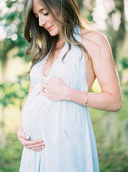 Mossy Oaks romantic maternity photos